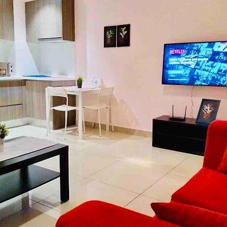 Hb1512- Hyve Studio Unit, Lake View, Cyberjaya, Free Wi-Fi, Free Parking, Netflix,Pool, 3038 Exterior foto